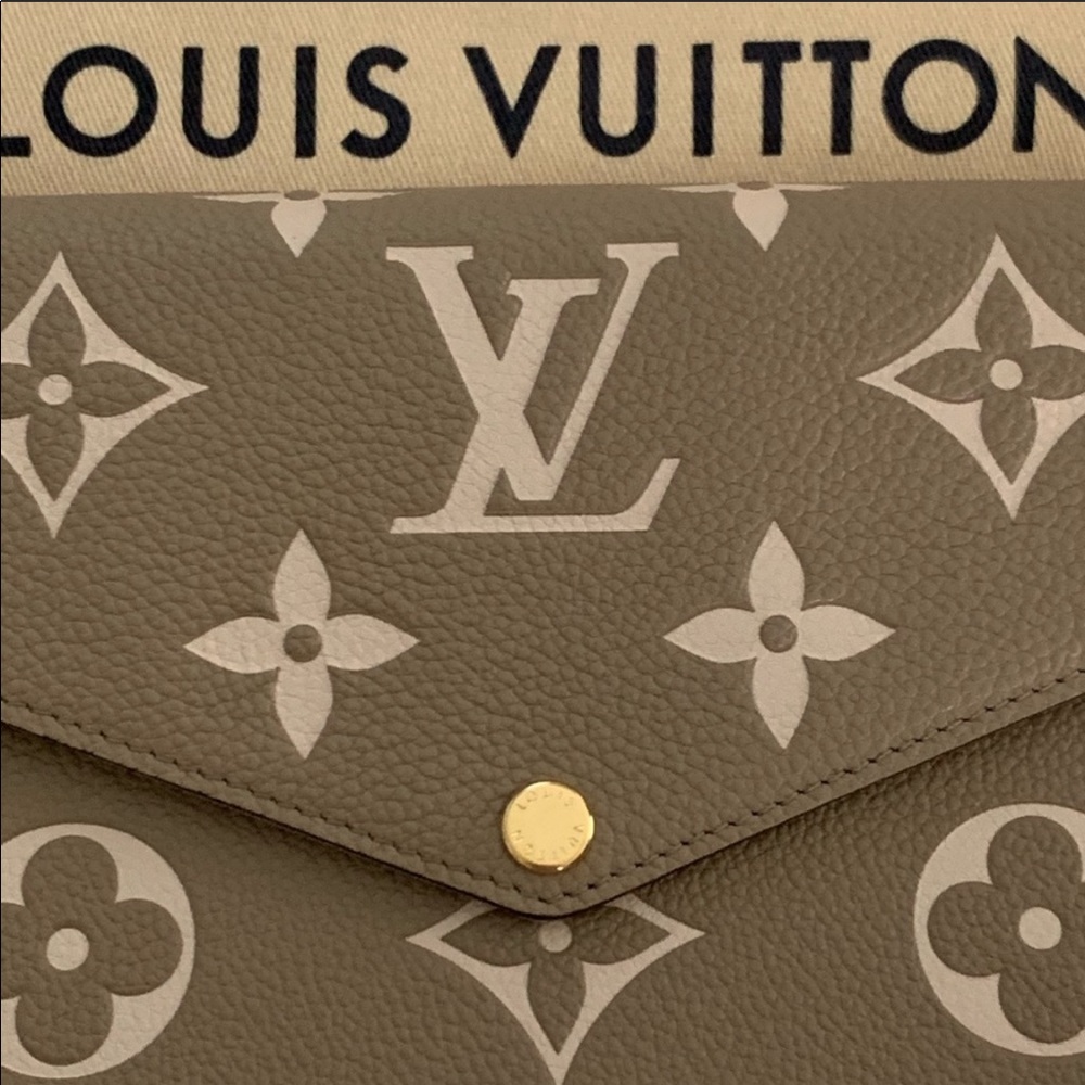 Louis Vuitton Felicie Bag - Picture 8 of 15